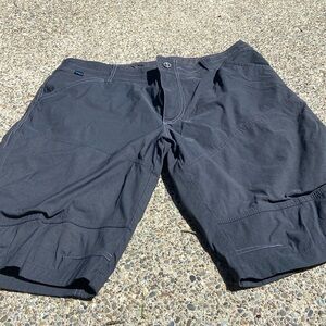 Kuhl Mens hiking shorts.  38 waist.   Like new
